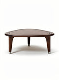 ** Dreieckiger Couchtisch mit Holzfinish und Metallfüßen